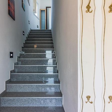 Stunning Apartment In Fazana With House Sea View Dış mekan fotoğraf