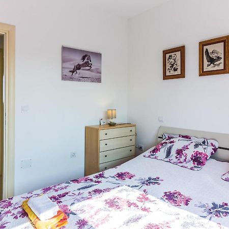 Stunning Apartment In Fazana With House Sea View Dış mekan fotoğraf