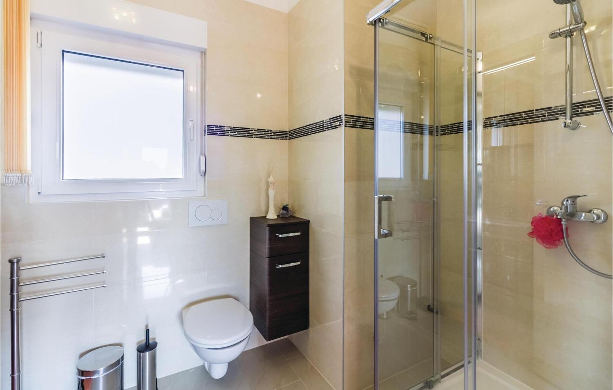 Stunning Apartment In Fazana With House Sea View Dış mekan fotoğraf