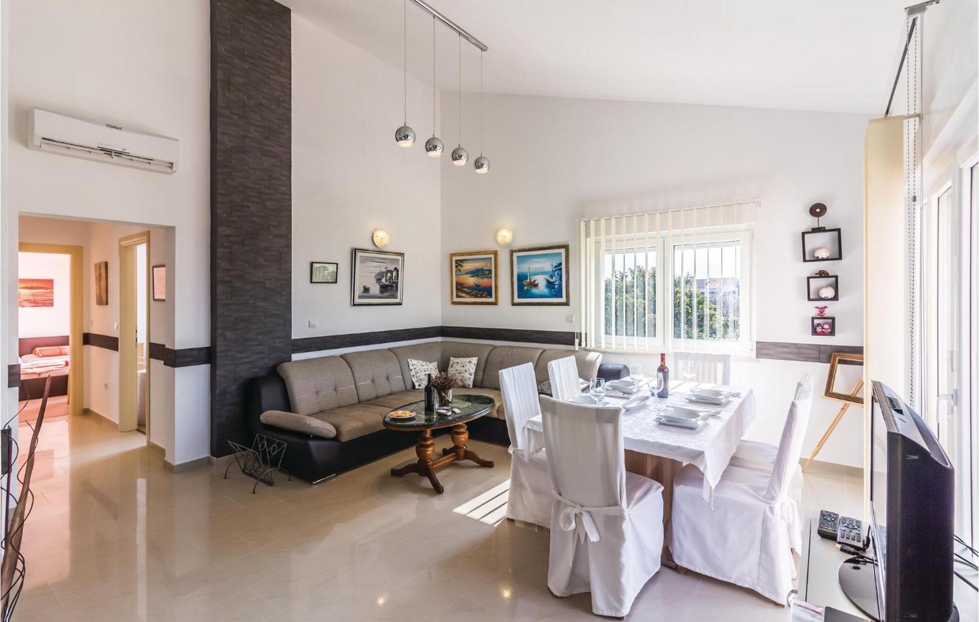 Stunning Apartment In Fazana With House Sea View Dış mekan fotoğraf