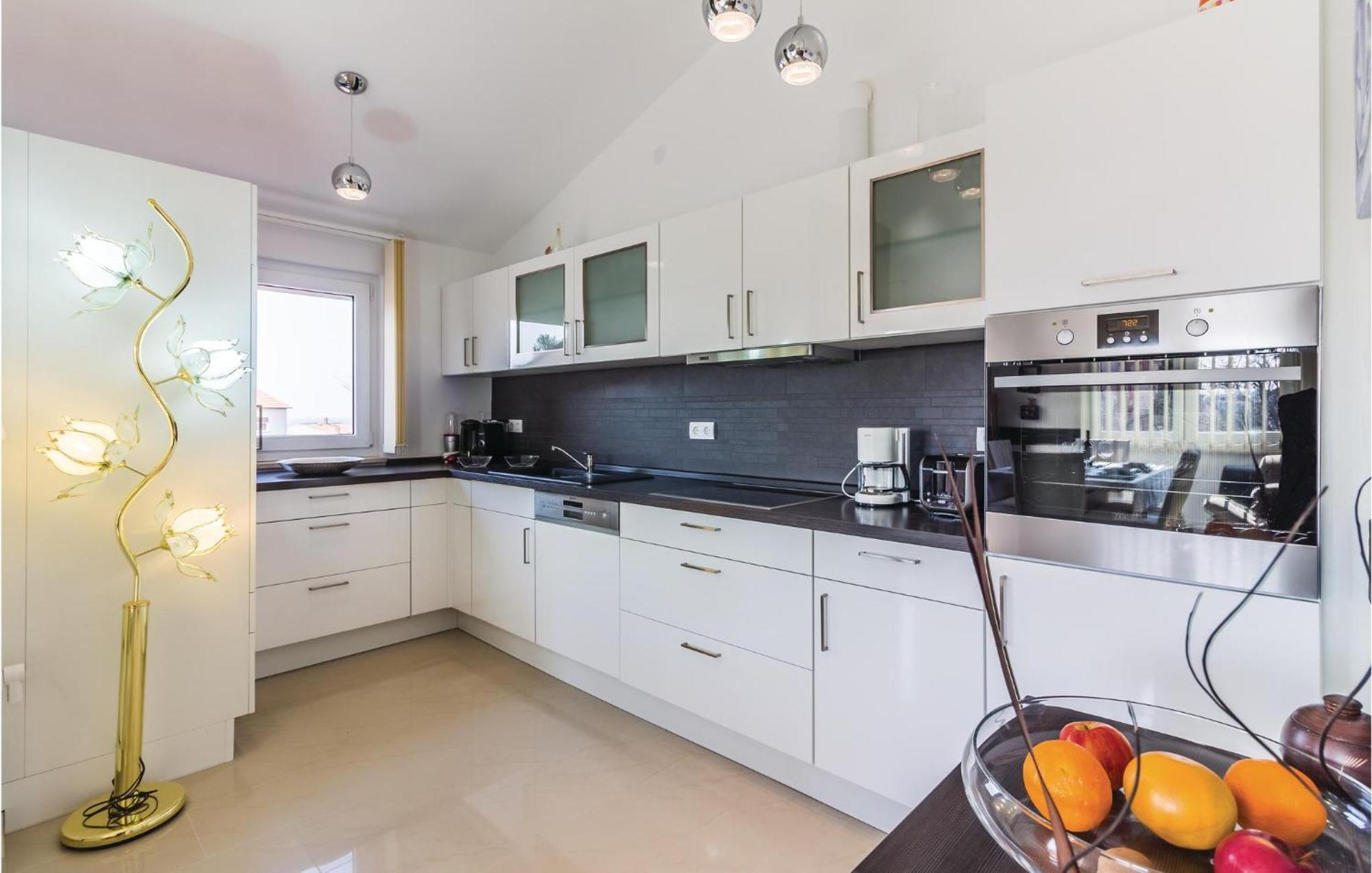 Stunning Apartment In Fazana With House Sea View Dış mekan fotoğraf