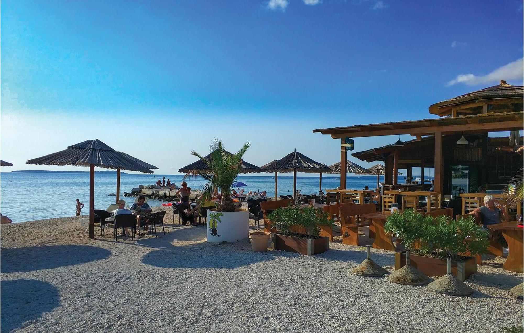 Stunning Apartment In Fazana With House Sea View Dış mekan fotoğraf