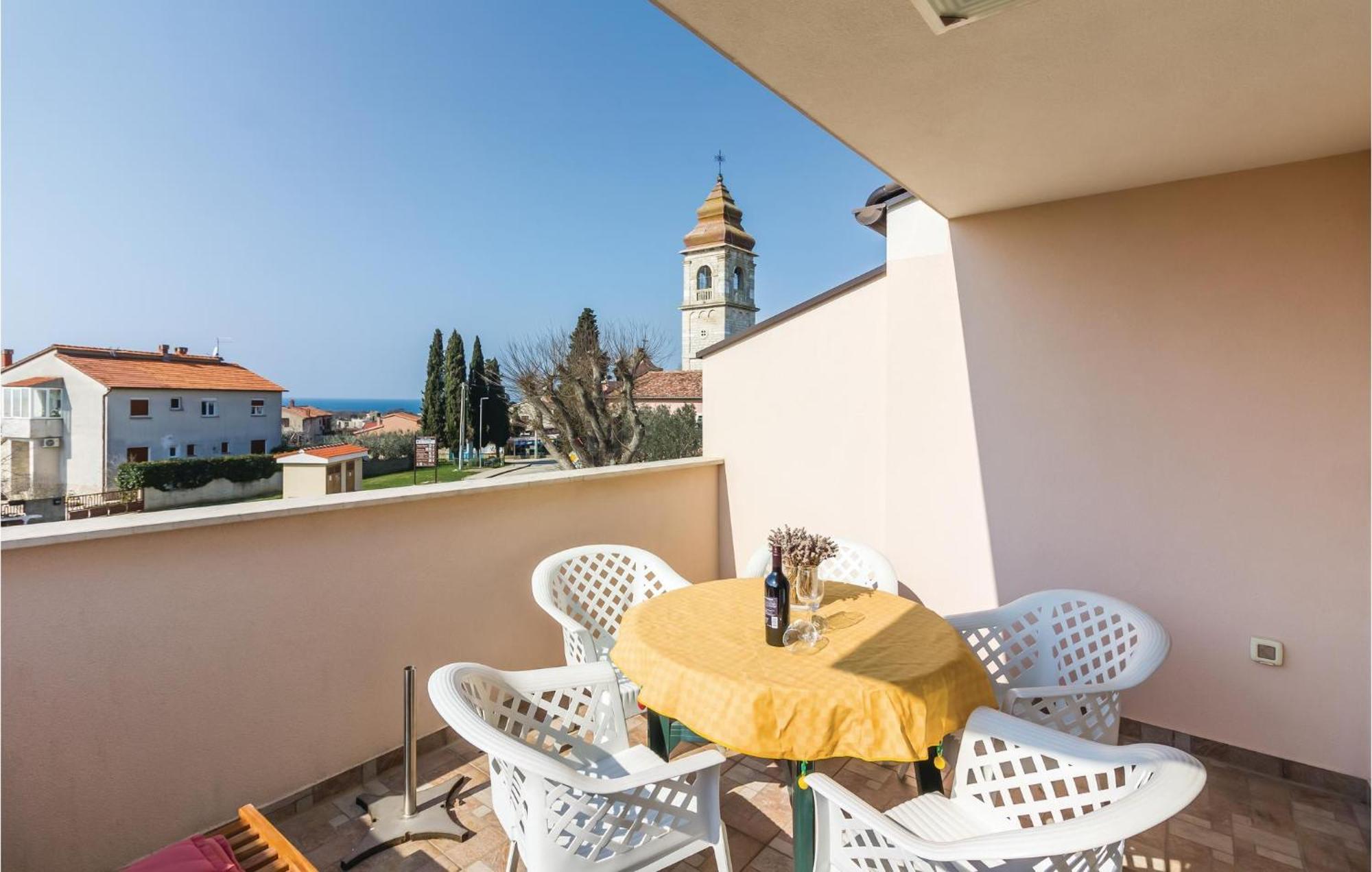 Stunning Apartment In Fazana With House Sea View Dış mekan fotoğraf