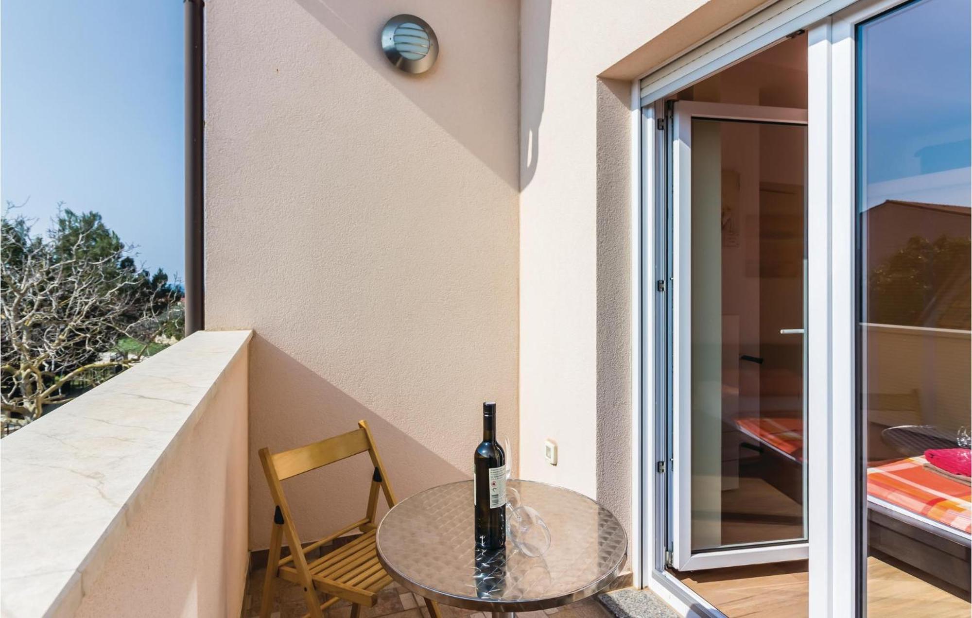 Stunning Apartment In Fazana With House Sea View Dış mekan fotoğraf